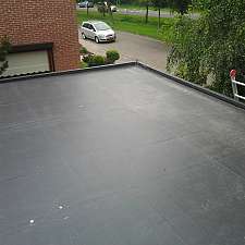 Dak uitgevoerd in EPDM.